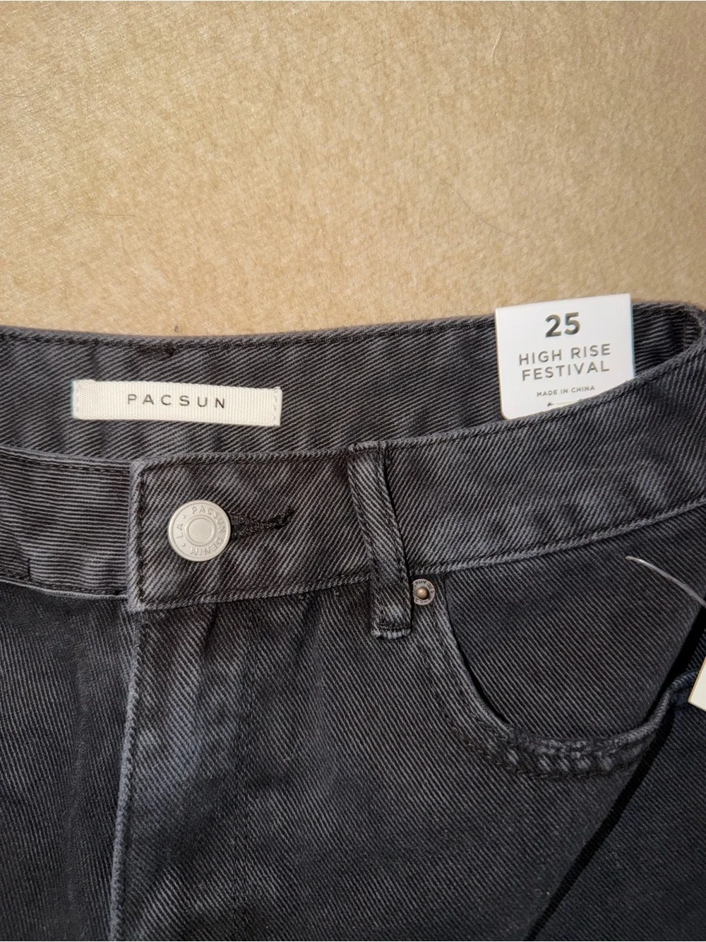 NEW Pacsun Size 25 High Rise Festival Black Jean Shorts - Picture 3 of 4